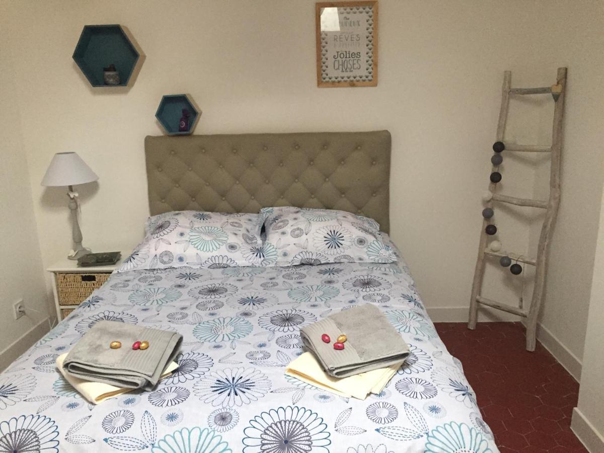 Bed and Breakfast Un Soir Sous Les Etoiles Chateauneuf-de-Gadagne Екстер'єр фото